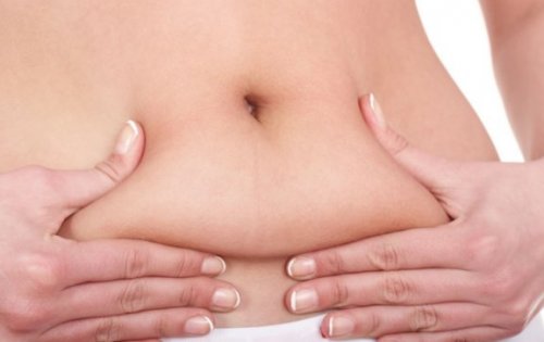 Hvordan eliminere væskeansamling i beina og buken.