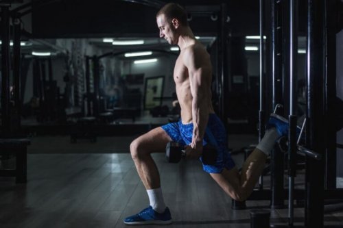 Bulgarsk splitt knebøy utført med manualer.