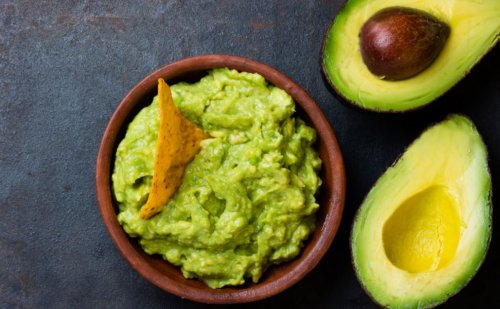 Det er lett å lage guacamole.