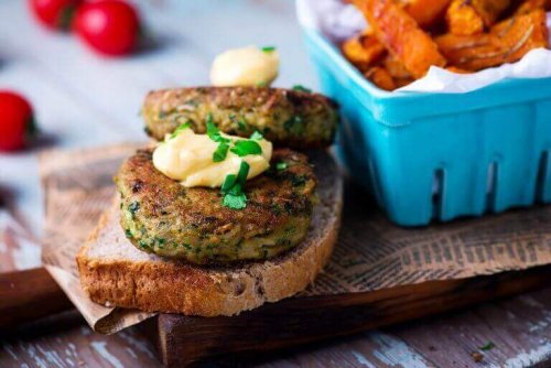 Vegetarburger på brødskive