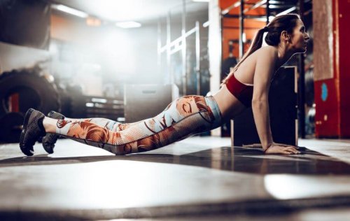 Burpees er en øvelse som hjelper deg med å gå ned i vekt raskt.