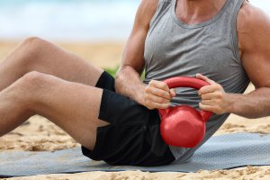 6 øvelser for kjernemuskulaturen med kettlebells