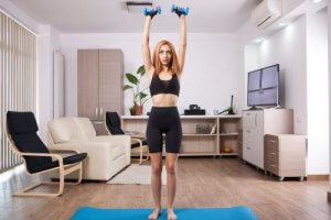 Hvordan gjøre militærpress med manualer