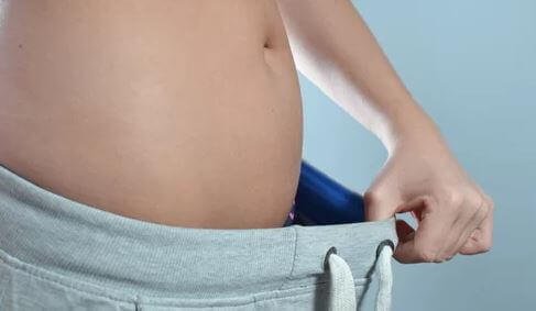 yoga bidrar til å kontrollere vekten