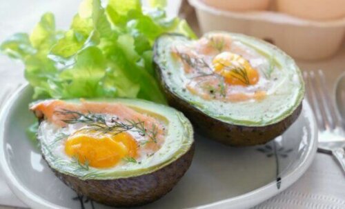 Egg i avokado