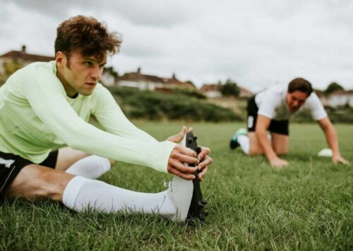 Fotballspiller tøyer ut