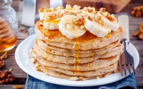 Oppskrifter på bananpannekaker til frokost