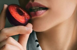 Plomme-coulis av 'Reine Claude'-plommer