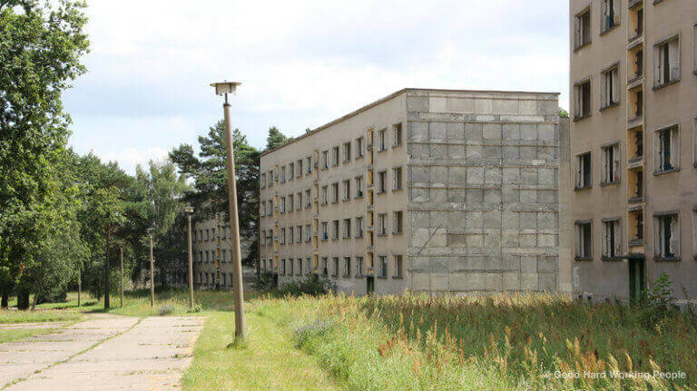 Mange av de olympiske landsbyene har forfalt.
