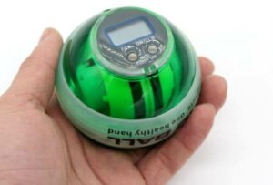 Prøv disse effektive øvelsene med en powerball