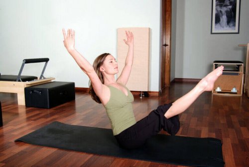 Alt du trenger å vite om pilates for ryggsmerter