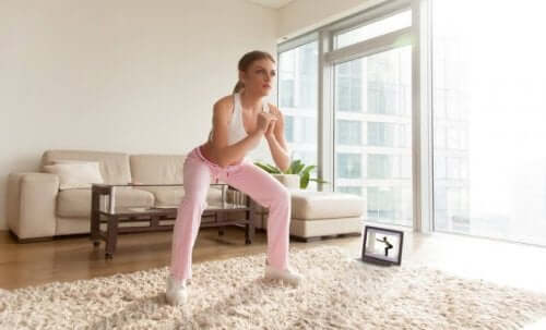 Knebøyøvelser hjemme.