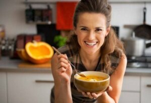 Hva bør du spise under treningsrutinen om vinteren?