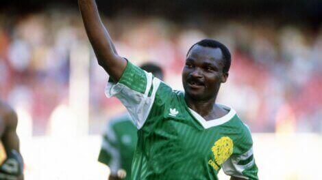 Roger Milla, en av fotballspillerne med lengst karriere.