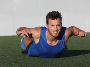 Fire øvelser for overkroppen for løping