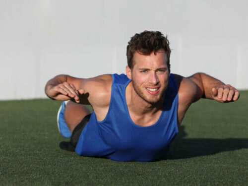 Fire øvelser for overkroppen for løping