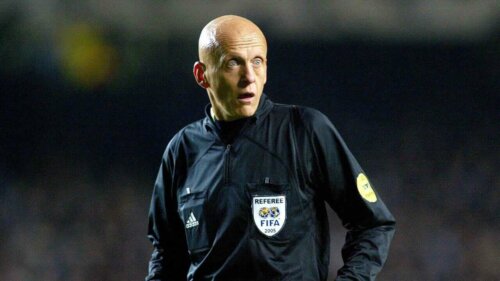 Pierluigi Collina på banen.