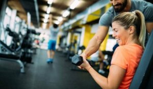 De beste treningsøktene for å tone armene