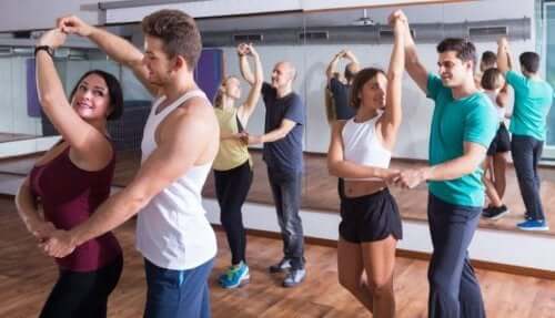 Mennesker i alle aldre kan trene på Flamenco Fitness.