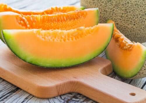 Kan du gå ned i vekt med vanndrivende mat?